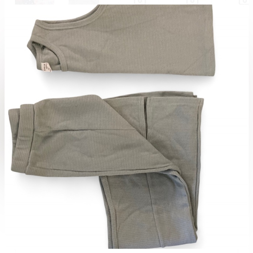 SHEIN Kids Sage Green Matching Set